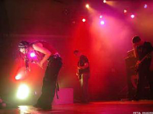 File:Evanescence Athens 2004-2.png