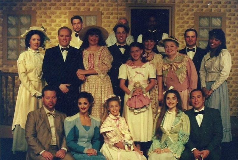 File:Amy and the cast of Meet Me in St Louis 1999.jpg